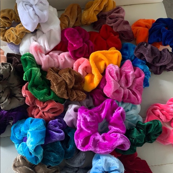 Brandy Melville Other - SET OF 5 SCRUNCHIES- choose your colors